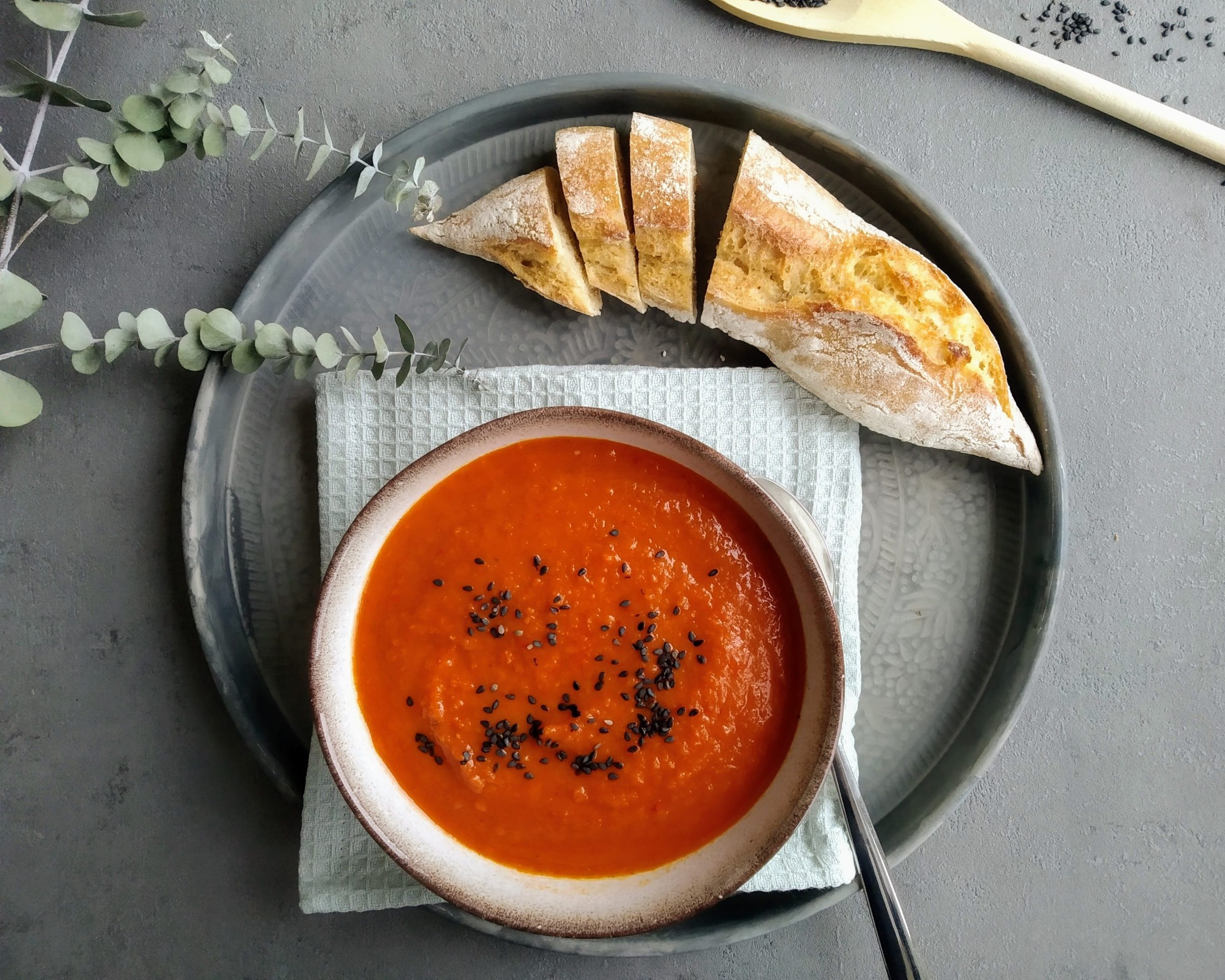 Aromatische Tomaten-Paprika-Suppe - myveganhood