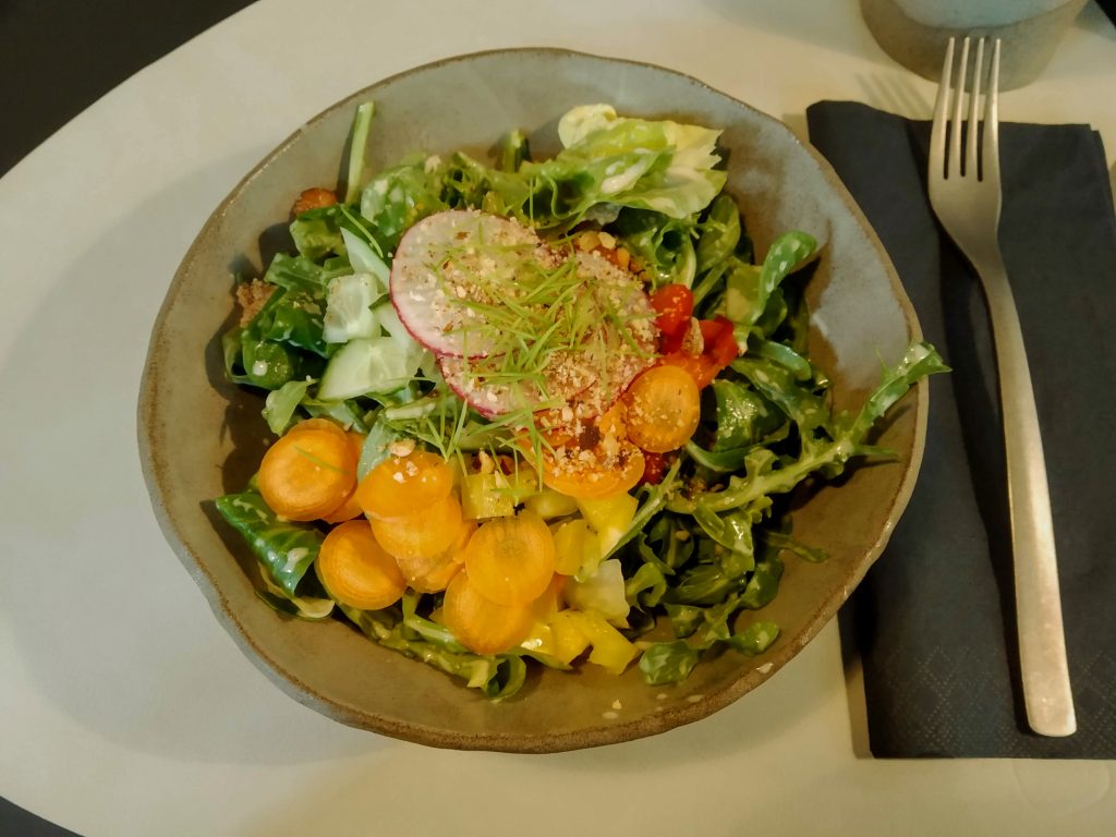 die Pastamacher Linz Südbahnhofmarkt vegan Essen Restaurant italienisch Salat