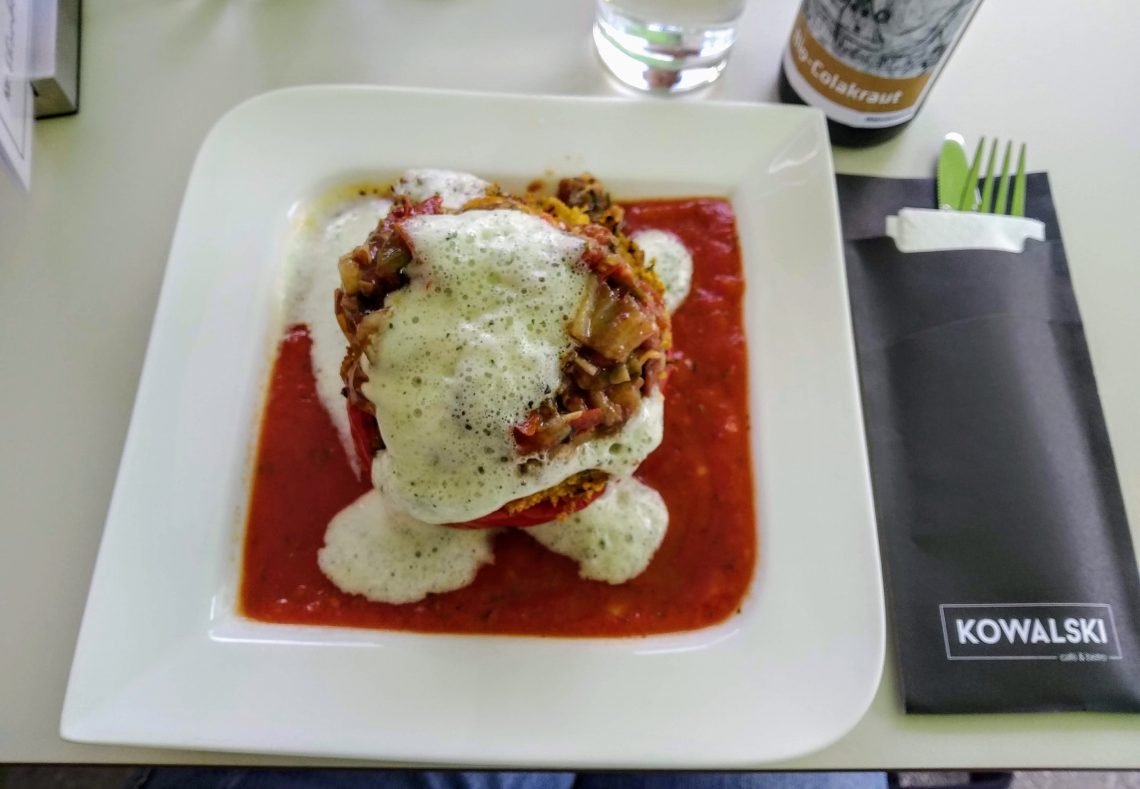 Kowalski Restaurant Café vegan Mittagsmenü gefüllte Paprika
